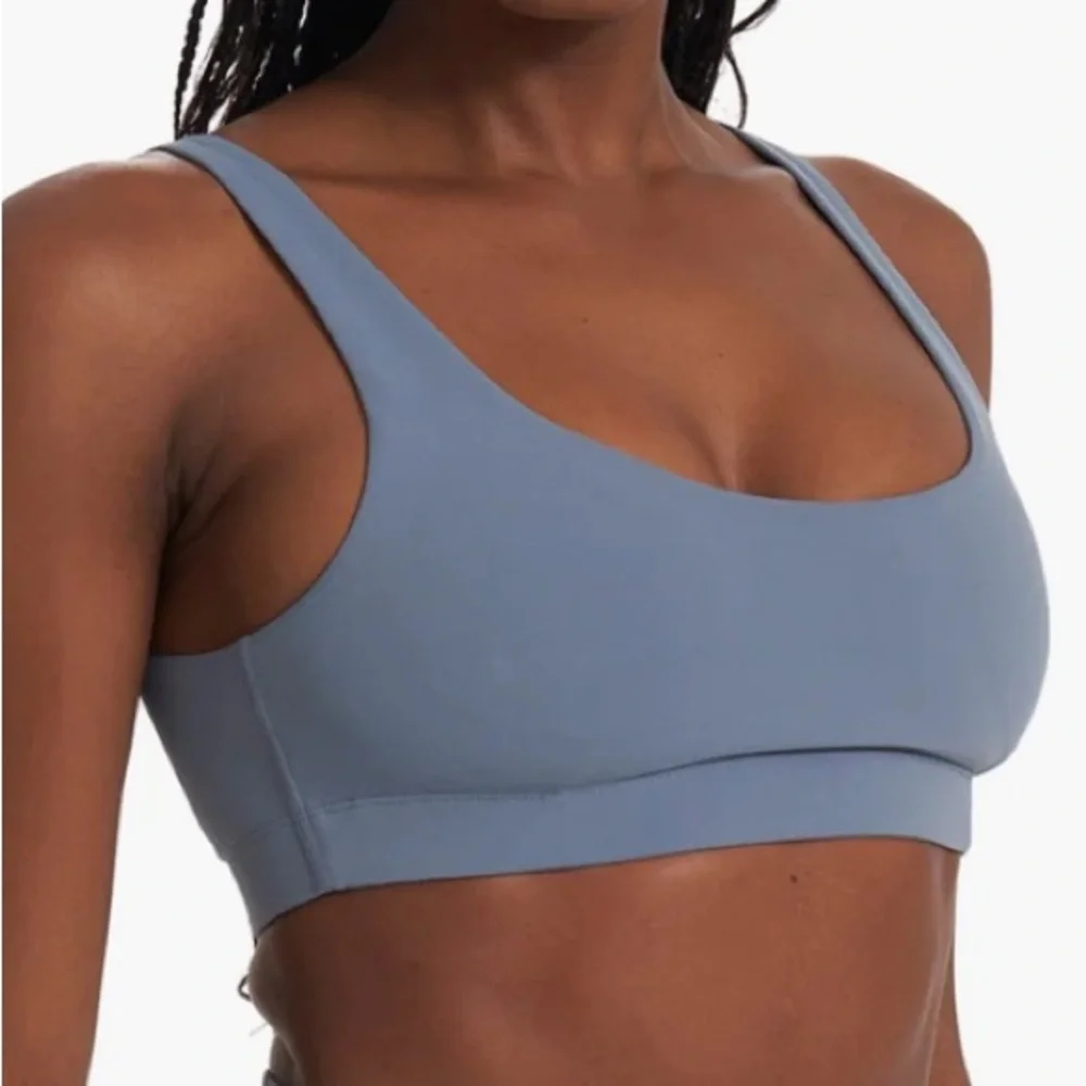 Vuori daily bra light azure Blue Sports Bra size xs medium support - Picture 1 of 5